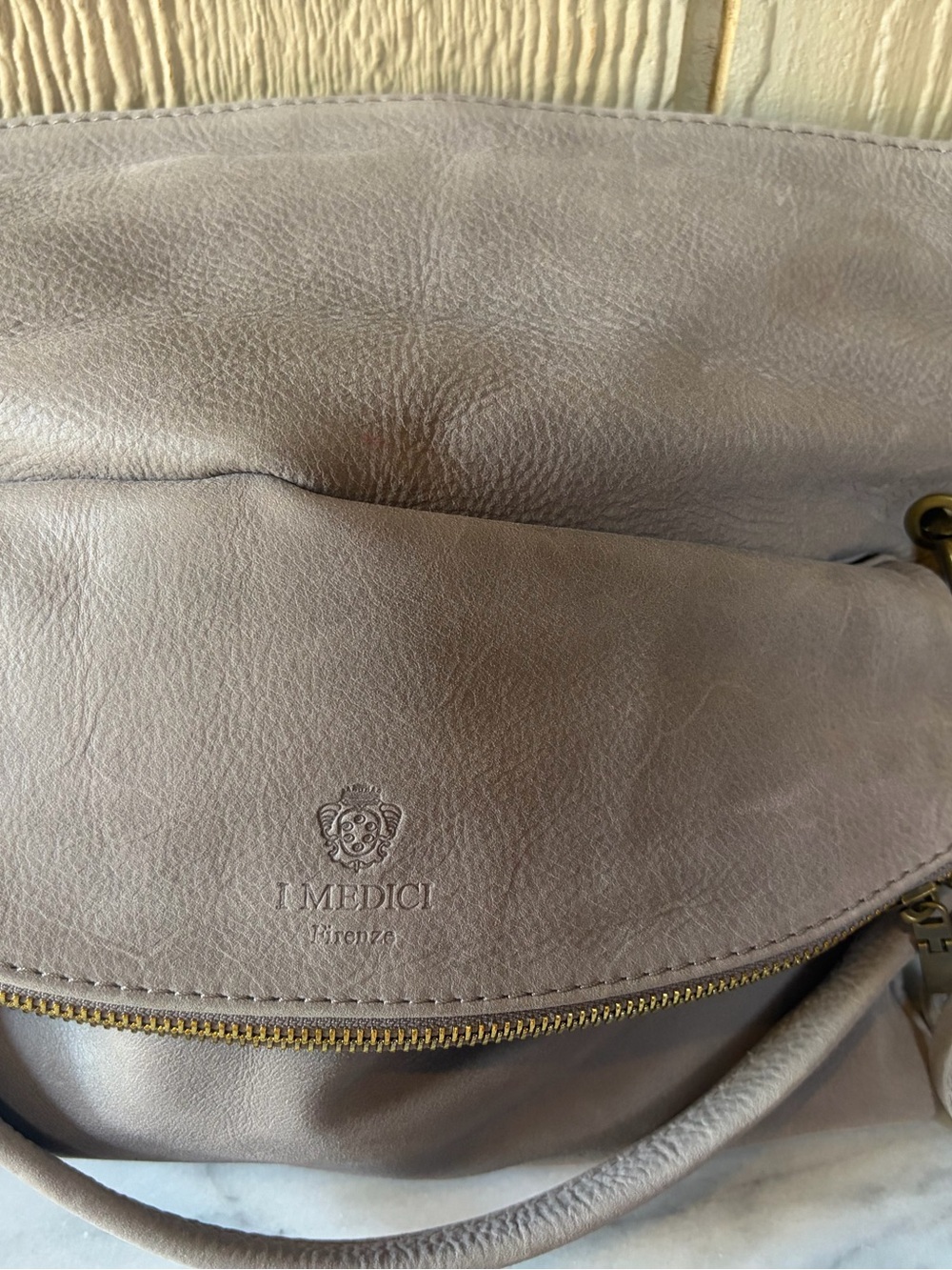 I Medici Firenze Vintage Italian Leather Hobo Crossbody Bag Taupe Gray
